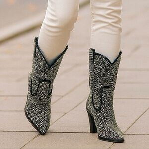 INC International Concepts Oaklynne Rhinestone Ankle Boots Black 6M NWT Vegan